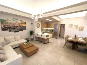 Kalliopis Modern Seaview Apartment